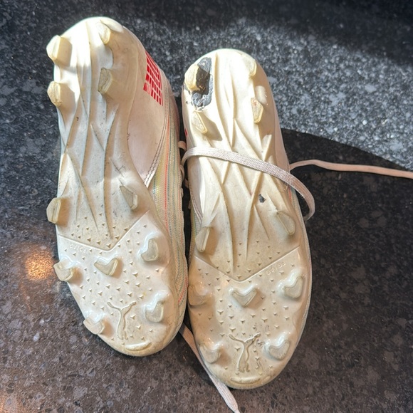 Puma Kids Cleats - Picture 6 of 6